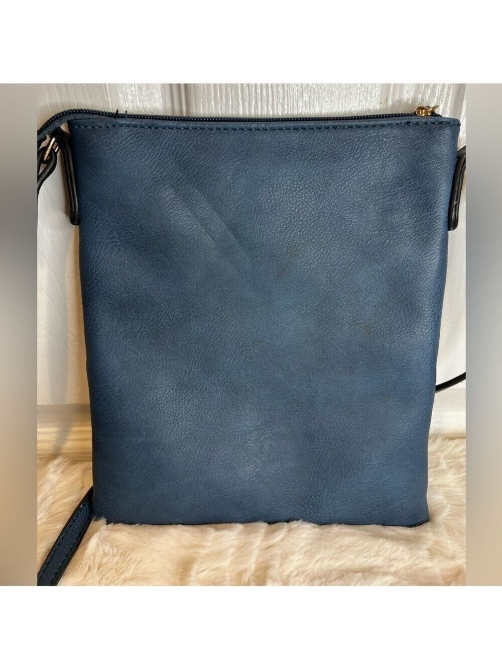 ISABELLE FAUX LEATHER CROSSBODY BAG - Picture 2 of 9